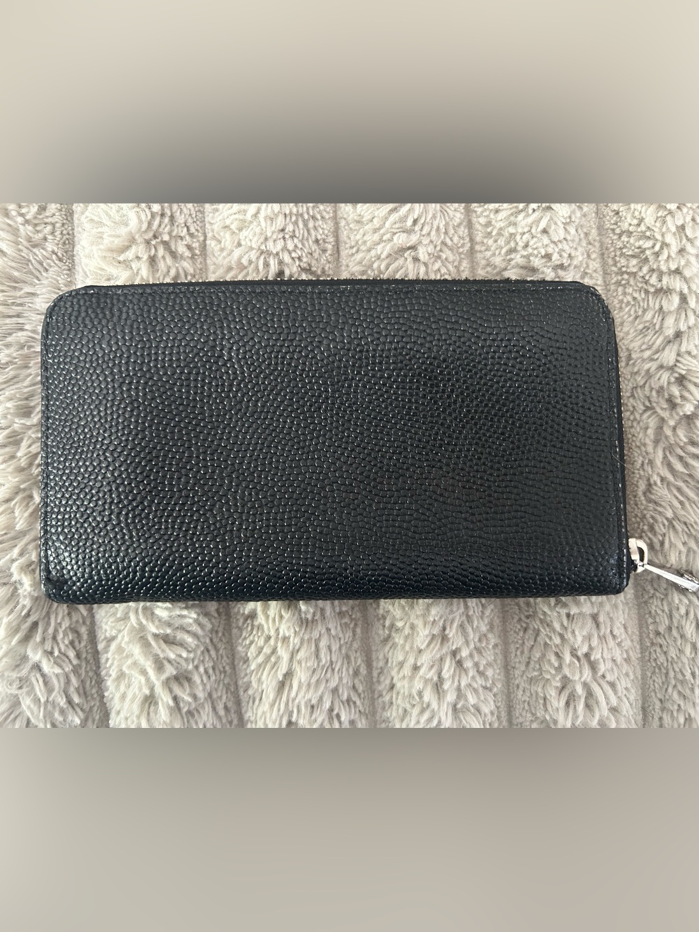 Henri Bendel Black Zip-Around Leather Wallet - Picture 2 of 4